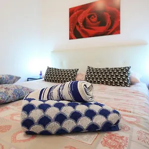 Home&sharm Reitani , Catania-Fontanarossai nemzetközi repülőtér Olaszország