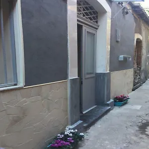 Agora Fortino , Catania-Fontanarossai nemzetközi repülőtér Olaszország